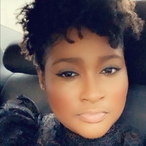 Meet your Posher, Sheena